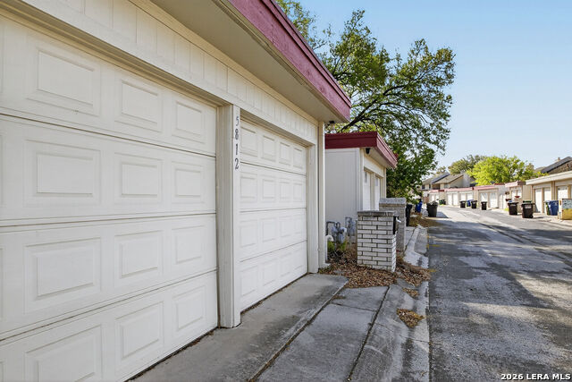 Image 35 of 36 For 5812 Royal  