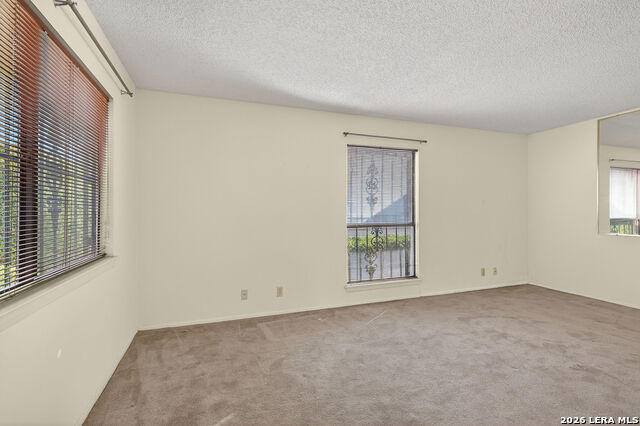 Image 5 of 36 For 5812 Royal  