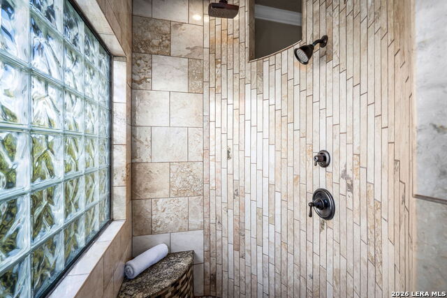 Image 19 of 39 For 1065 Hillcrest Forest