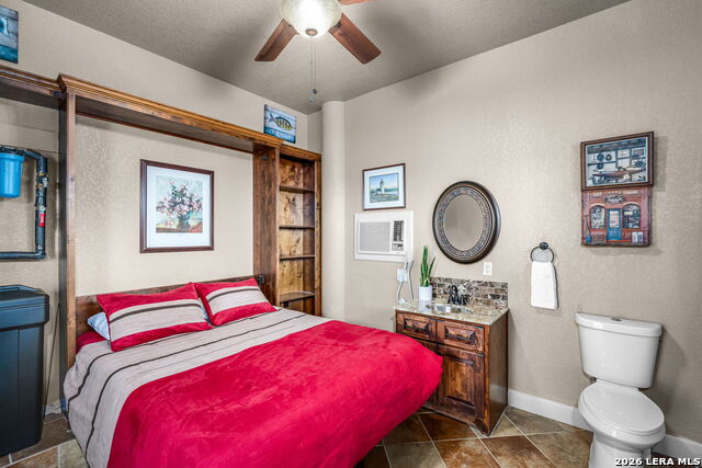 Image 30 of 39 For 1065 Hillcrest Forest