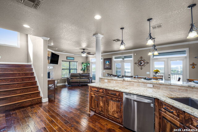 Image 9 of 39 For 1065 Hillcrest Forest