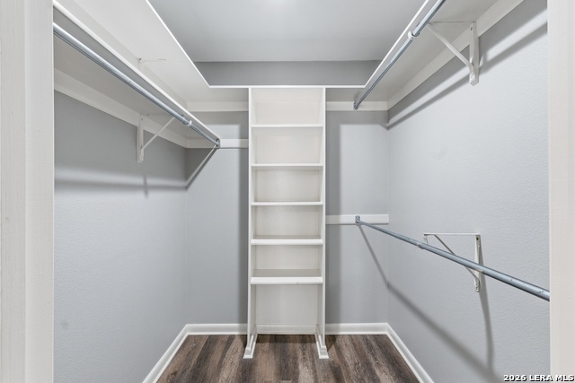 Image 13 of 27 For 5359 Fredericksburg  305