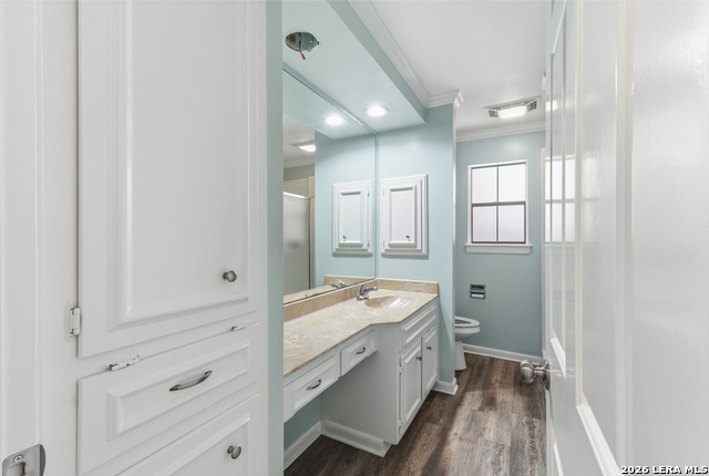 Image 18 of 27 For 5359 Fredericksburg  305