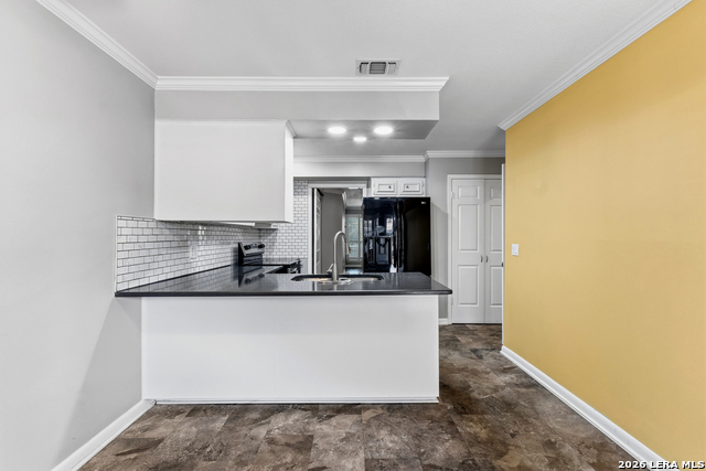 Image 6 of 27 For 5359 Fredericksburg  305