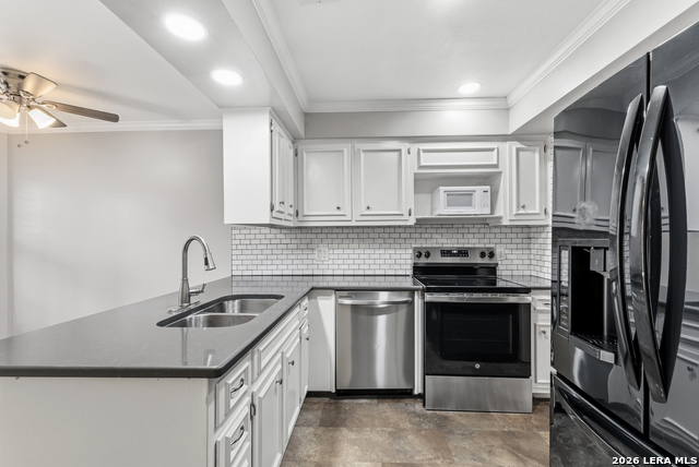 Image 9 of 27 For 5359 Fredericksburg  305