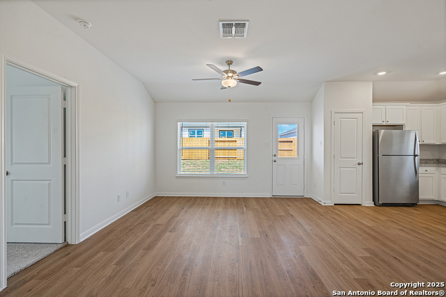 Image 4 of 32 For 16044 Imes Way