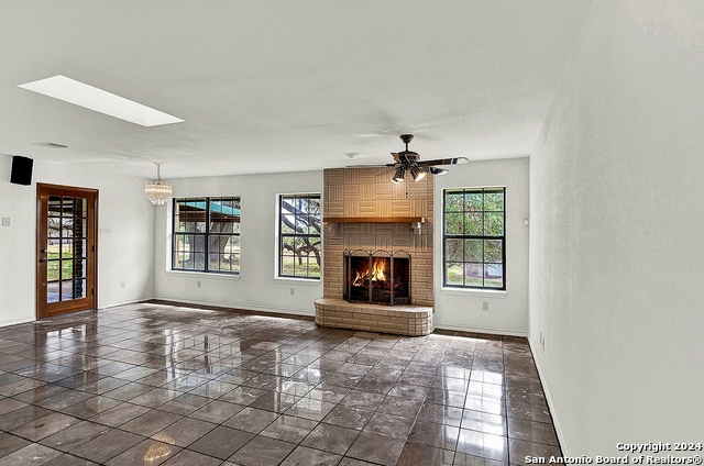 Image 11 of 41 For 902 Eagle Creek Dr.