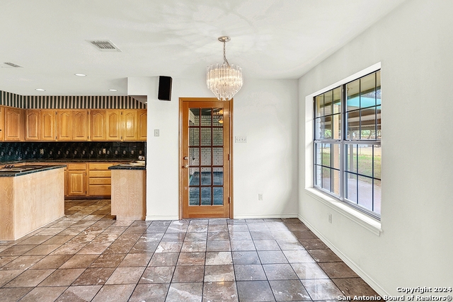 Image 12 of 41 For 902 Eagle Creek Dr.