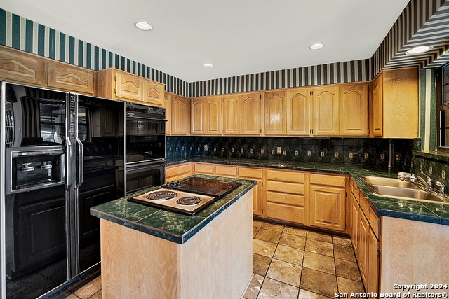 Image 14 of 41 For 902 Eagle Creek Dr.