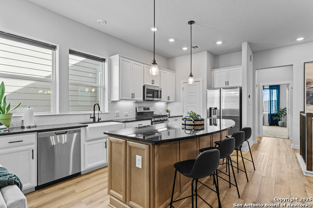 Image 19 of 43 For 5843 Whitby Rd #6