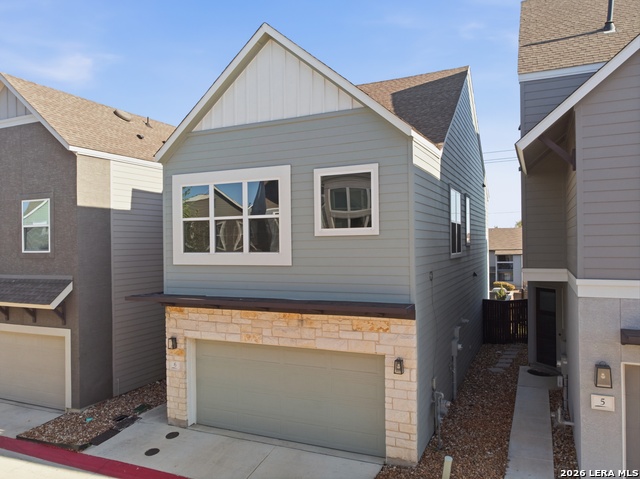 Image 2 of 43 For 5843 Whitby Rd #6