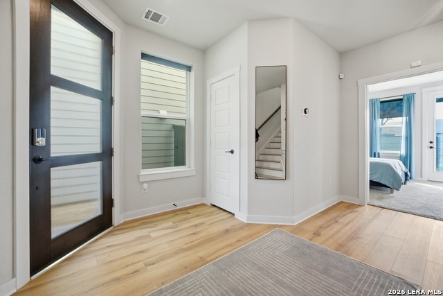 Image 6 of 43 For 5843 Whitby Rd #6