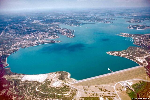 Image 21 of 23 For 2093 Alto Lago