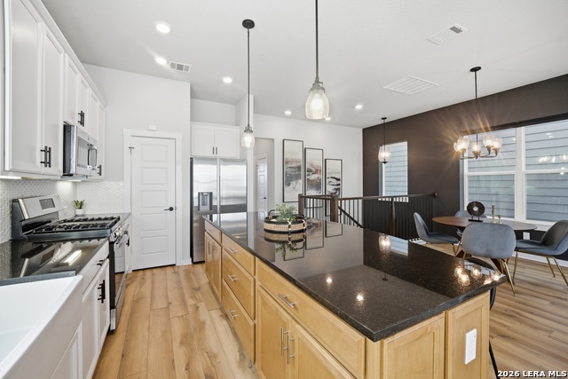 Image 18 of 43 For 5843 Whitby Rd Unit 6