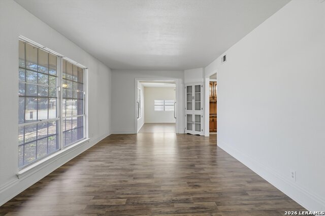 Image 17 of 54 For 102 Gaiety Ln