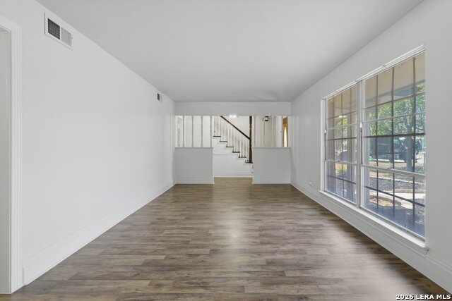 Image 18 of 54 For 102 Gaiety Ln