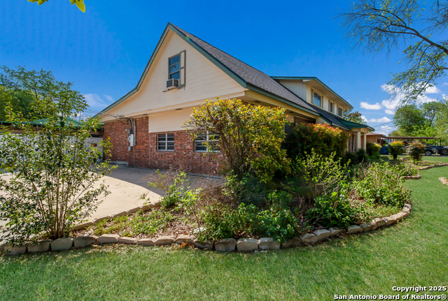 Image 5 of 54 For 102 Gaiety Ln