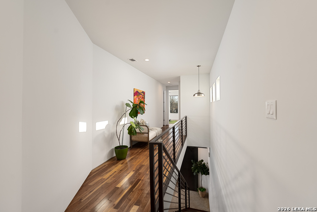 Image 16 of 50 For 132 Clay  