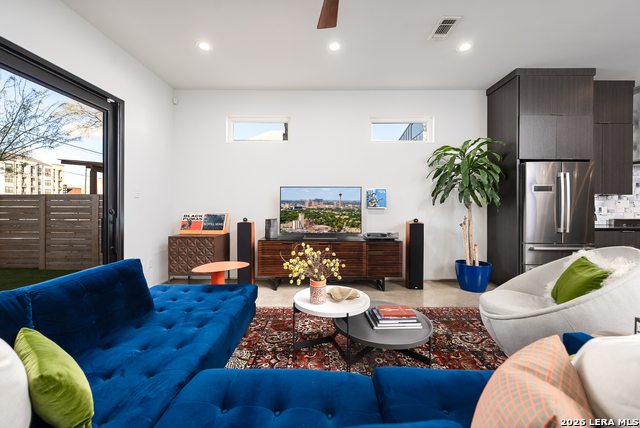 Image 5 of 50 For 132 Clay  