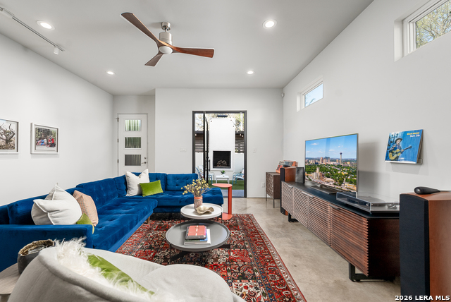 Image 6 of 50 For 132 Clay  