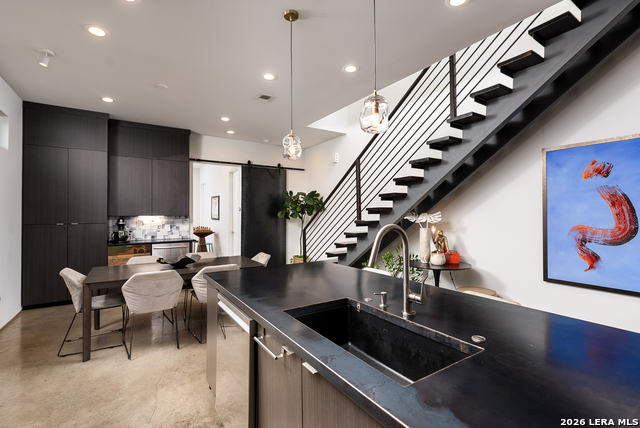 Image 9 of 50 For 132 Clay  