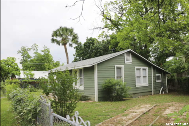 Image 2 of 21 For 117 Nesbit  