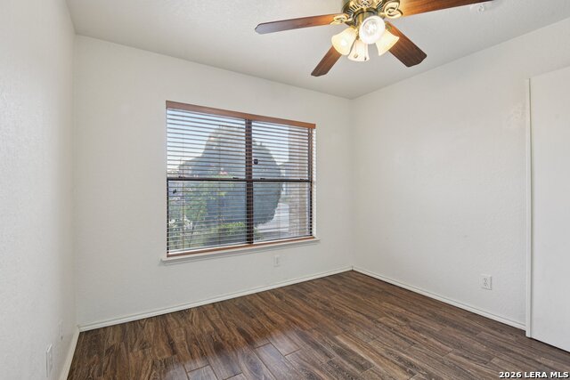 Image 28 of 35 For 5015 Viking Coral