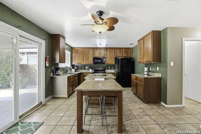 Listing photo id 8 for 319 Shadbush St