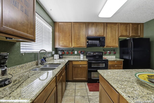 Listing photo id 10 for 319 Shadbush St