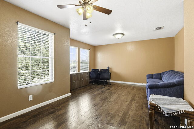 Listing photo id 12 for 319 Shadbush St