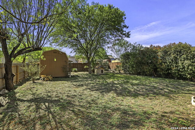 Listing photo id 23 for 319 Shadbush St