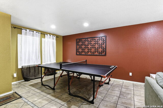 Listing photo id 3 for 319 Shadbush St