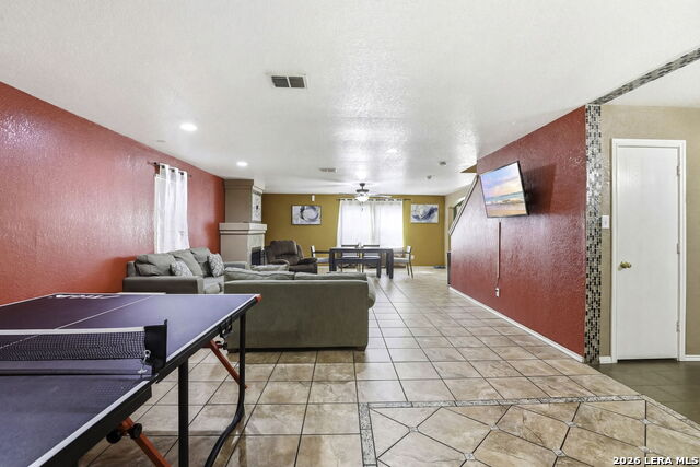 Listing photo id 4 for 319 Shadbush St