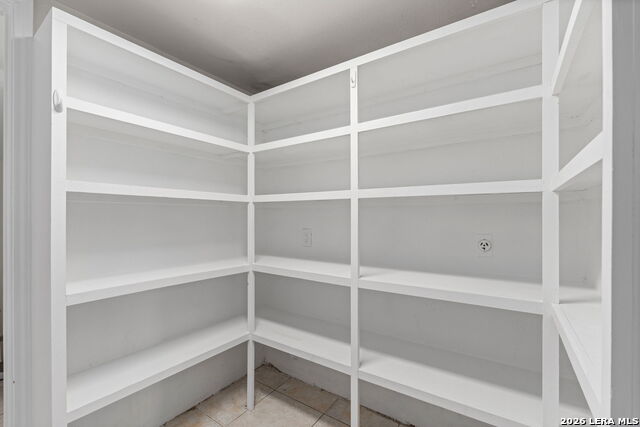 Image 16 of 35 For 1826 Chippington