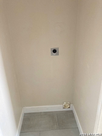 Image 16 of 20 For 7915 Avellano