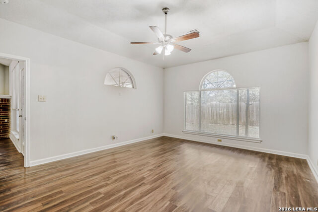 Image 13 of 25 For 6374 Parkland Oaks Dr