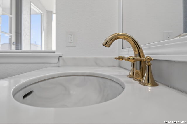 Image 33 of 42 For 3678 Hidden  1401