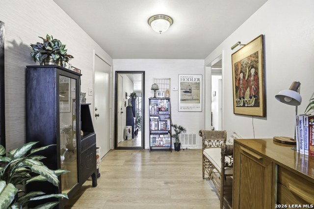 Image 5 of 22 For 3678 Hidden Dr.  502e