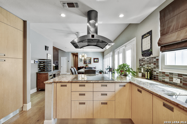 Image 11 of 33 For 35 Rue Charles S