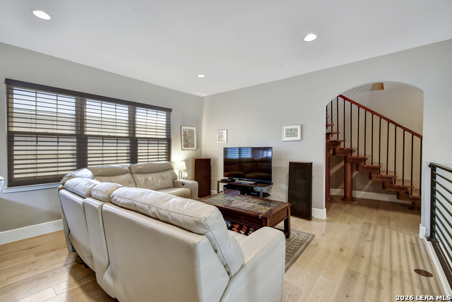 Image 14 of 33 For 35 Rue Charles S