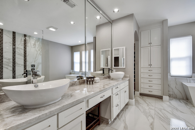 Image 17 of 33 For 35 Rue Charles S