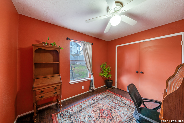 Image 23 of 33 For 13127 Almond Bend