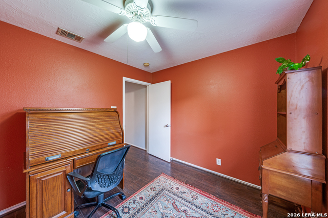 Image 24 of 33 For 13127 Almond Bend