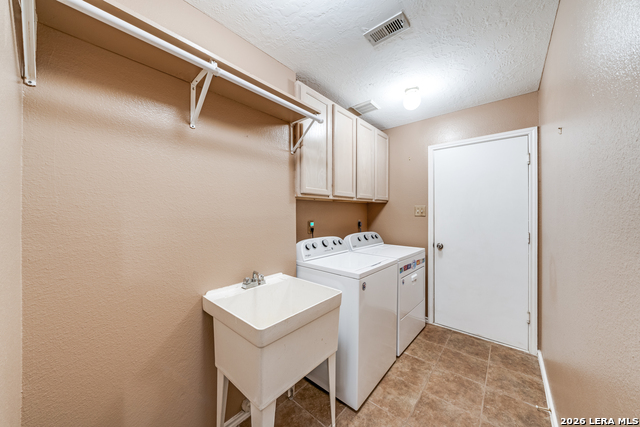 Image 26 of 33 For 13127 Almond Bend