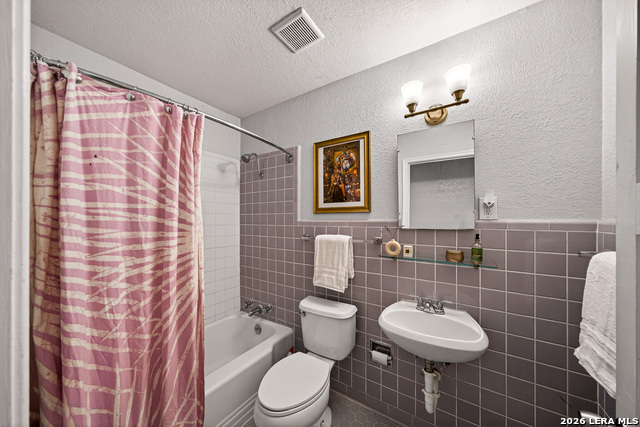 Image 21 of 35 For 132 Vassar Ln