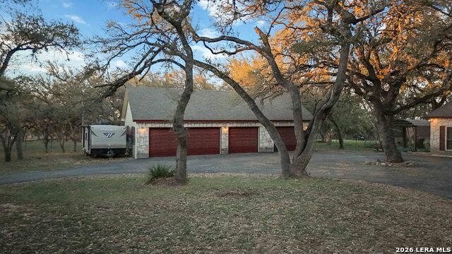 Image 11 of 58 For 27726 Timberline