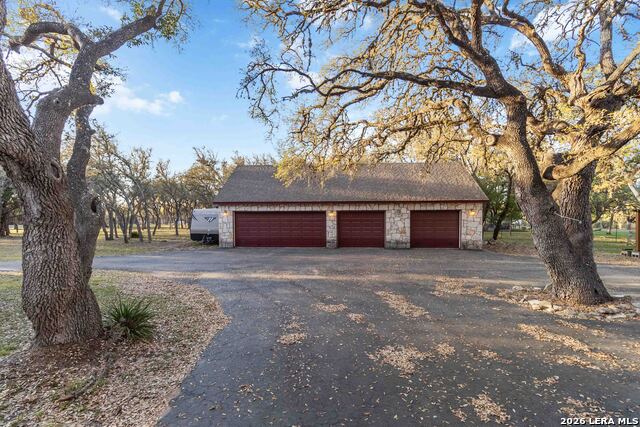 Image 12 of 58 For 27726 Timberline