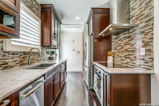 Image 11 of 25 For 1714 Summit W