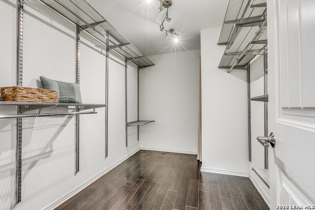 Image 14 of 25 For 1714 Summit W