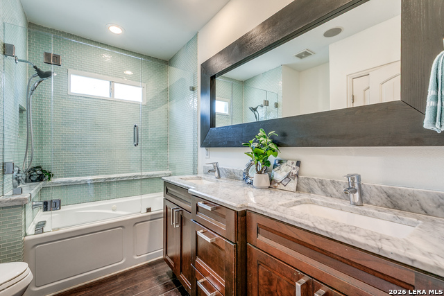 Image 18 of 25 For 1714 Summit W